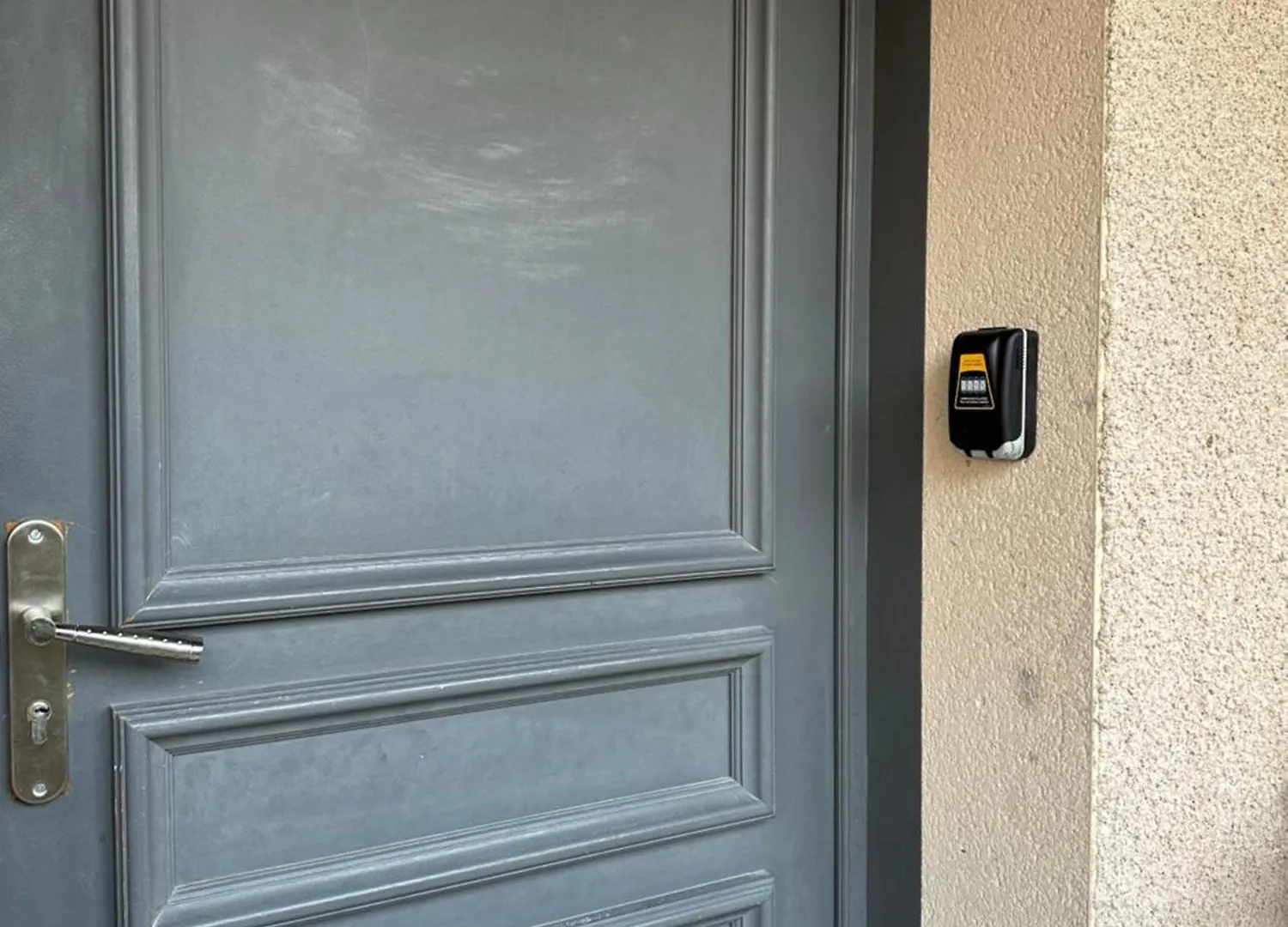 Comme A La Maison… Pusignan 0*,