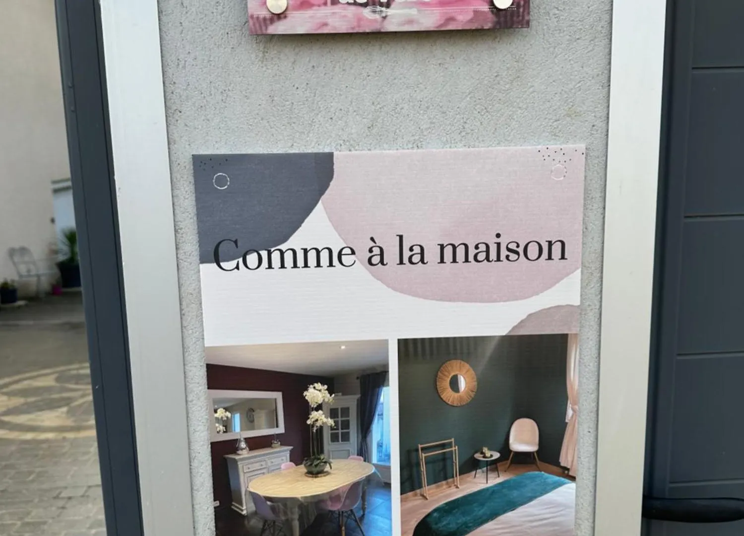 Comme A La Maison… Pusignan 0*,  France