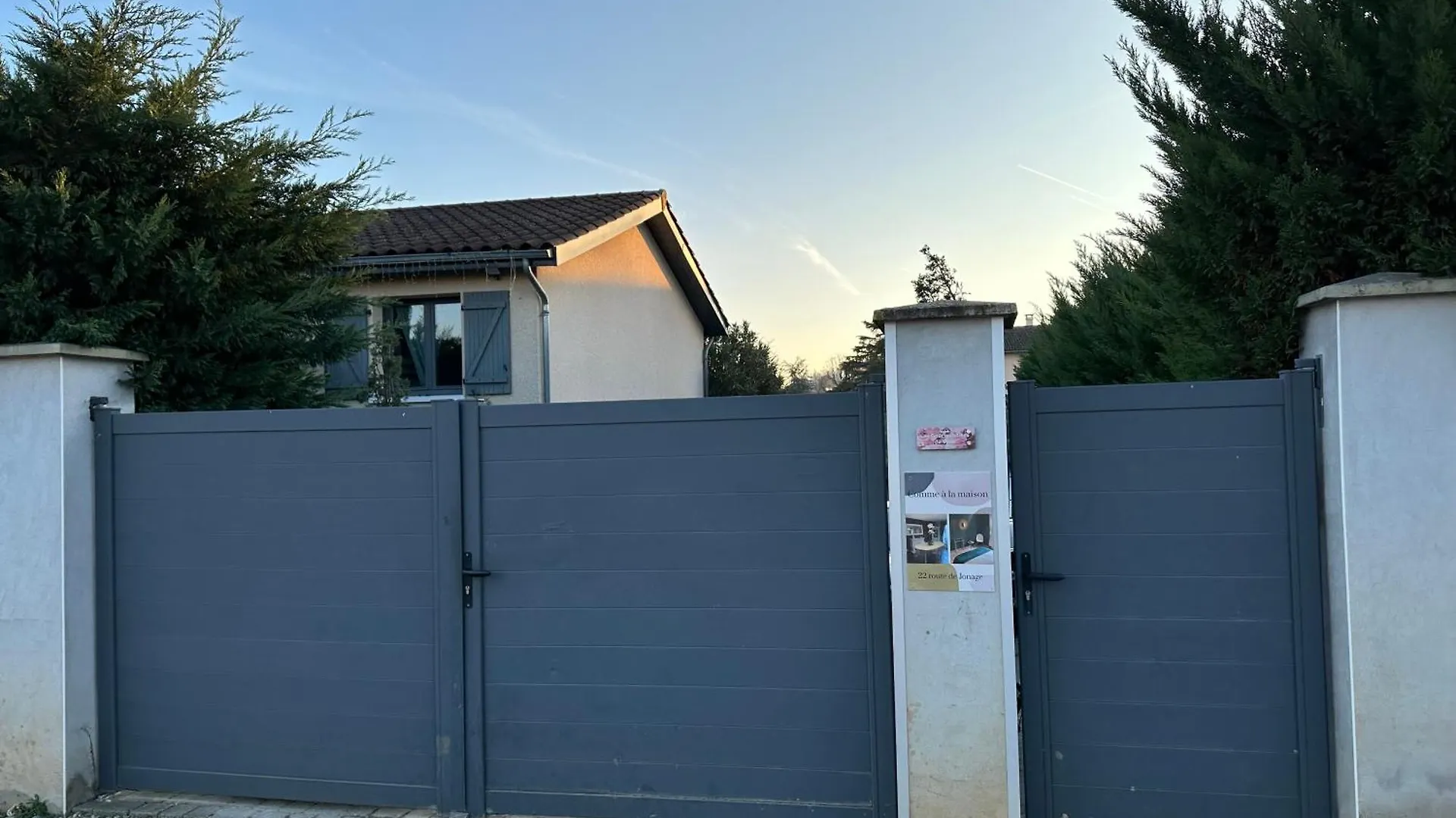 Comme A La Maison… Pusignan Appartement