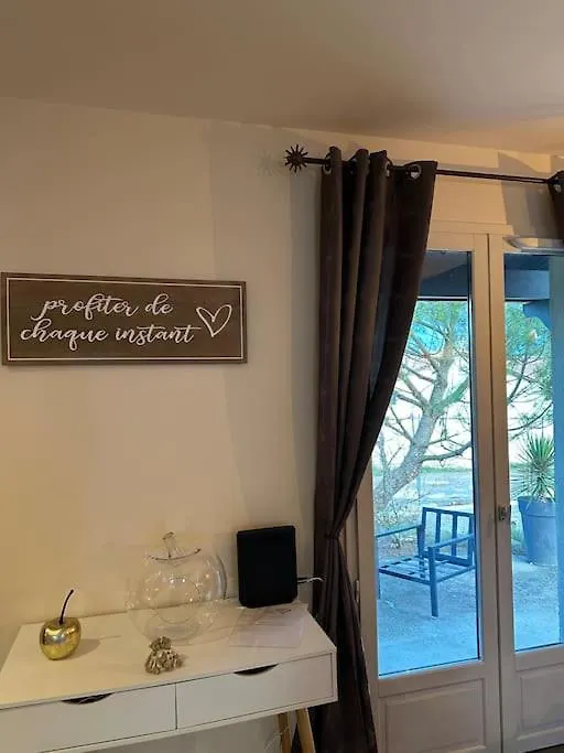 Comme A La Maison… Pusignan 0*,  France