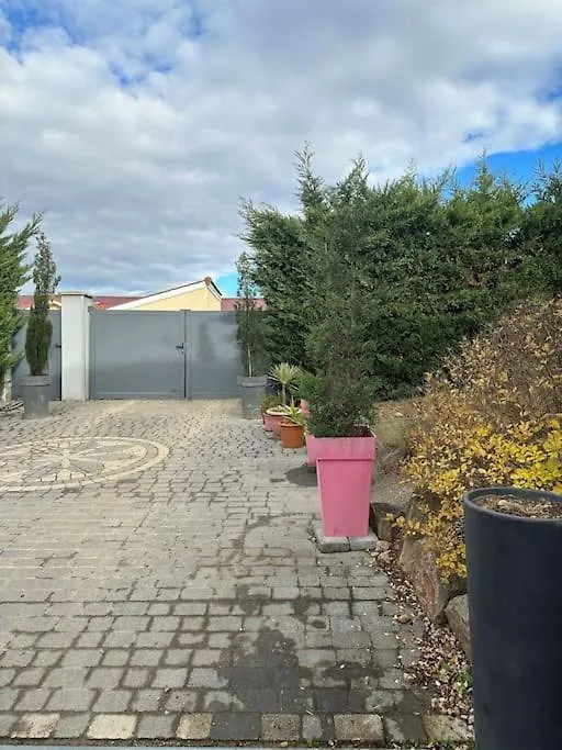 Comme A La Maison… Pusignan 0*,