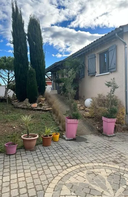 Comme A La Maison… Pusignan Appartement