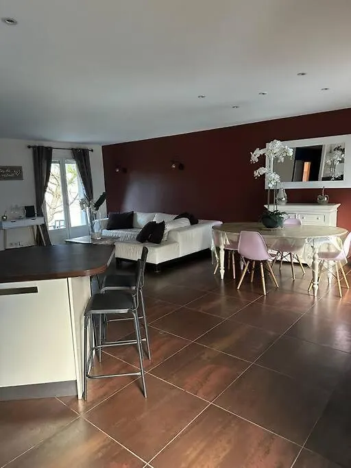 Comme A La Maison… Pusignan