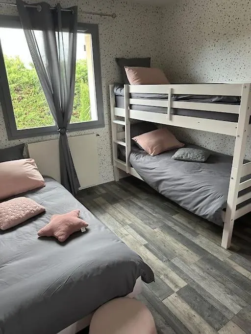 Comme A La Maison… Pusignan 0*,  France