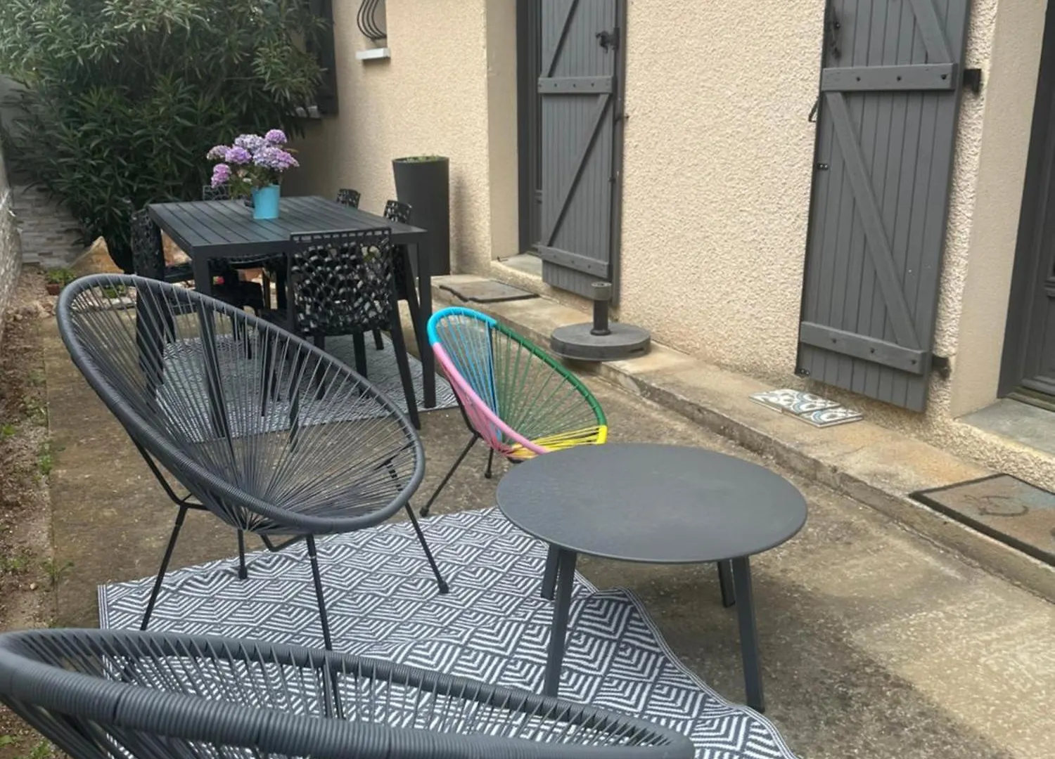 Comme A La Maison… Pusignan 0*,  France