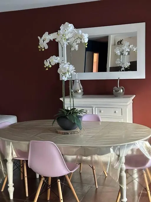 Comme A La Maison… Pusignan Francie